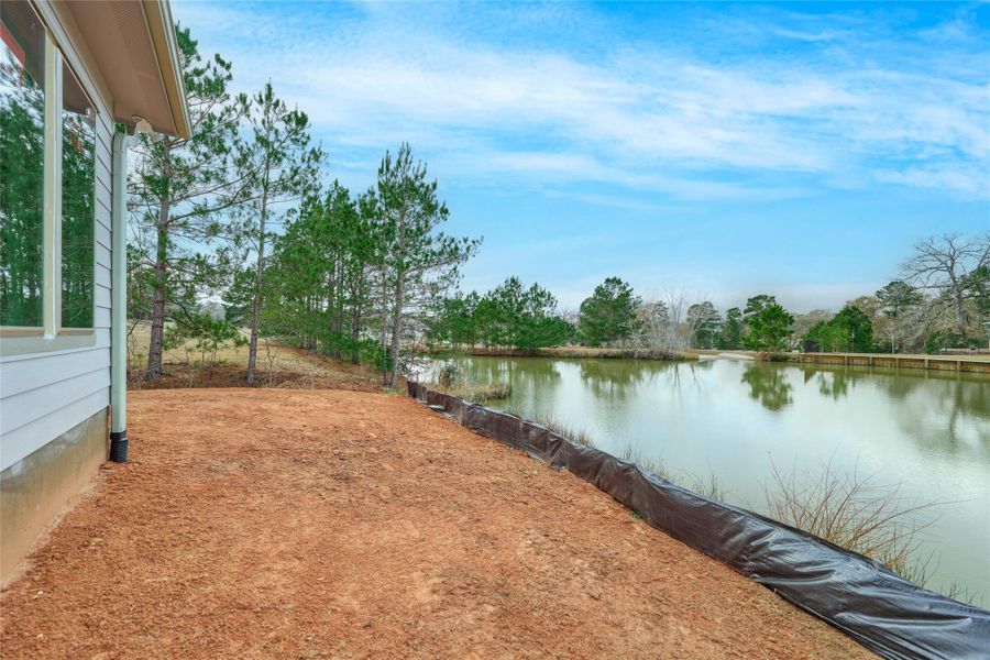 Exterior details and patio area of a home in , Huntsville (Image 17).