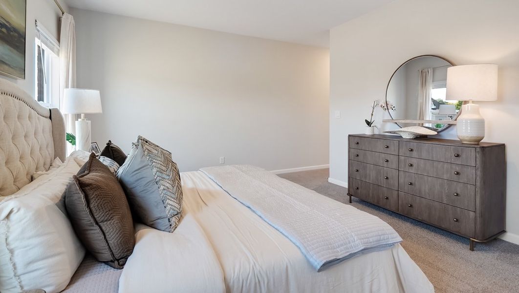 Representative furnished interior of a home built from the CAIRN by D.R. Horton in Riverwood Gardens, Oakland (Image 17).