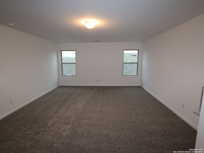 Spacious, unfurnished interior of a new home in Greenspoint Heights, Seguin (Image 30).