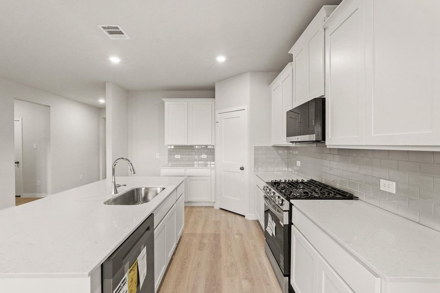 Furnished interior view inside a new home in Magnolia Springs, Montgomery (Image 12).