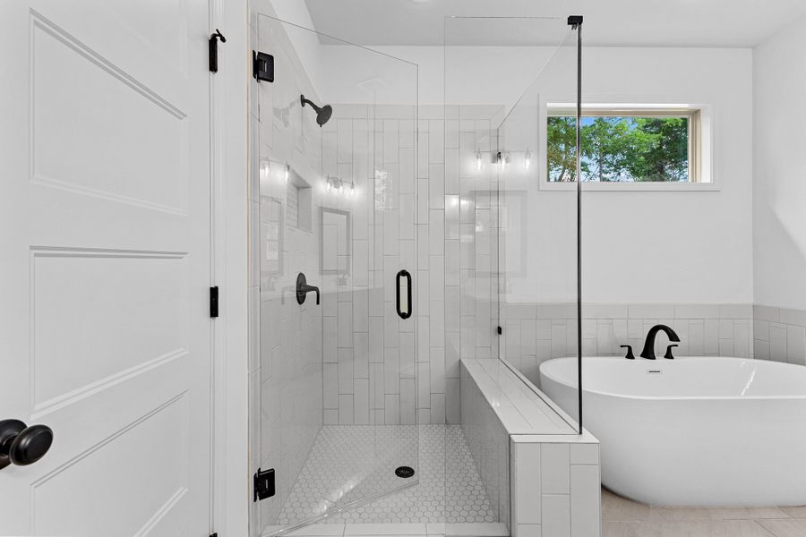 Furnished interior view inside a new home in Golfview, Thomaston (Image 14).