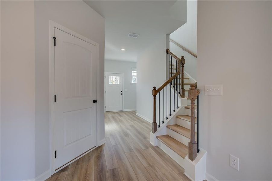 Spacious, unfurnished interior of a new home in Abbotts Crossing, Conyers (Image 9).