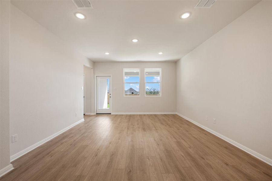 Spacious, unfurnished interior of a new home in Patterson Ranch, Georgetown (Image 26). Spacious, unfurnished interior of a new home in Patterson Ranch, Georgetown (Image 26).