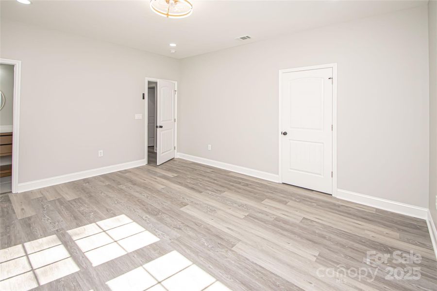 Spacious, unfurnished interior of a new home in , Chester (Image 27).