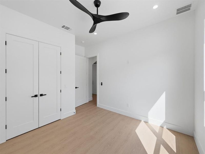 Spacious, unfurnished interior of a new home in , Graford (Image 25).