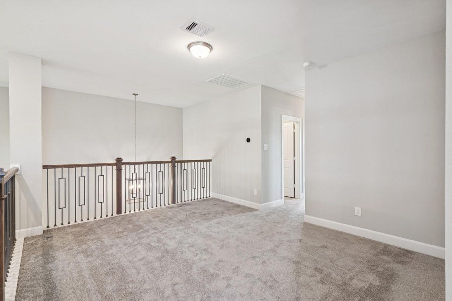 Spacious, unfurnished interior of a new home in Kresston - Enclave Collection, Magnolia (Image 33).