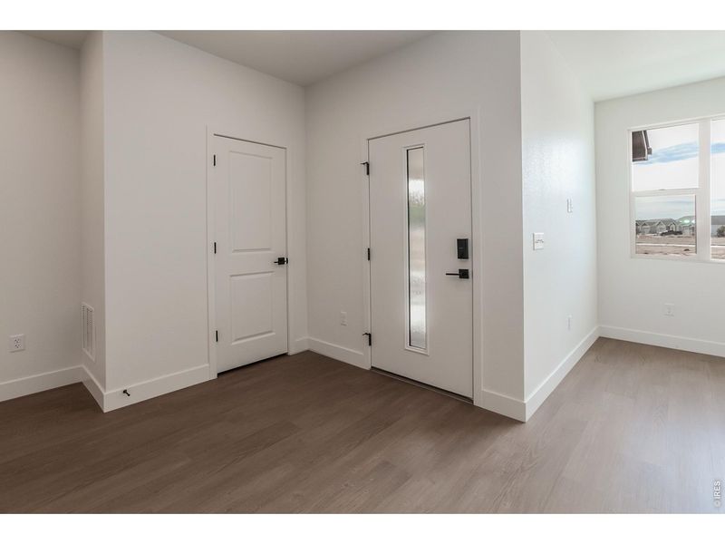 Spacious, unfurnished interior of a new home in , Timnath (Image 27).