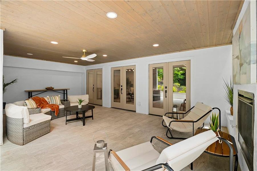 Furnished interior view inside a new home in , Atlanta (Image 94). Furnished interior view inside a new home in , Atlanta (Image 94).