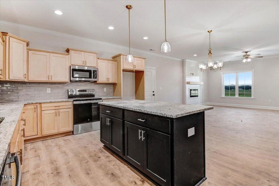 15-283 Paul Hare Rd-15