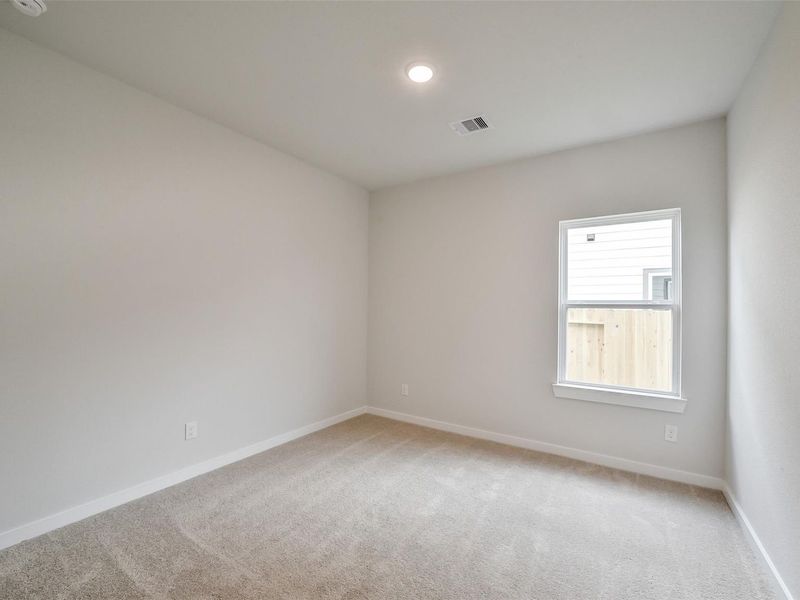 Spacious, unfurnished interior of a new home in Caney Creek Place, Conroe (Image 28).