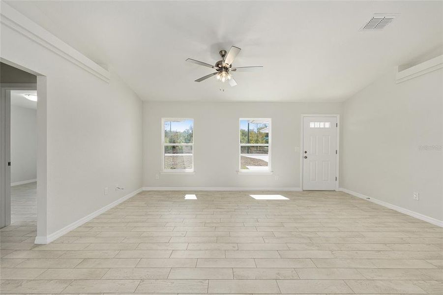 Spacious, unfurnished interior of a new home in , Ocala (Image 35).