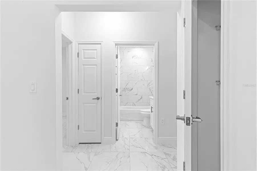 Spacious, unfurnished interior of a new home in , Summerfield (Image 24).