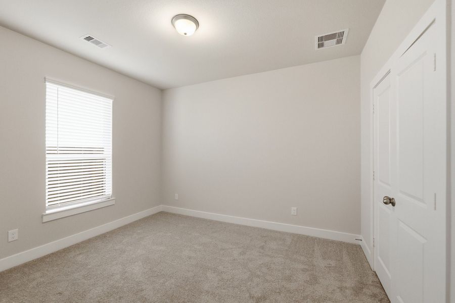 Spacious, unfurnished interior of a new home in Ashland, Richwood (Image 25).