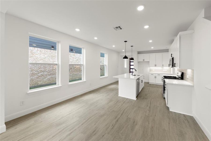 11. 2256 Aspen Chase - Dining (2) 11. 2256 Aspen Chase - Dining (2)