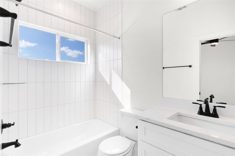 Furnished interior view inside a new home in , Burnet (Image 14).