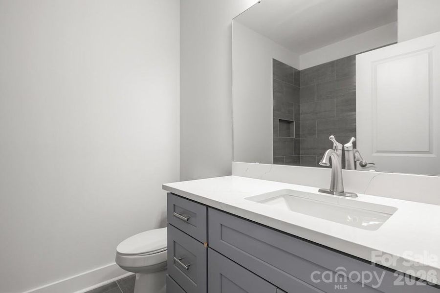 Full bathroom Full bathroom