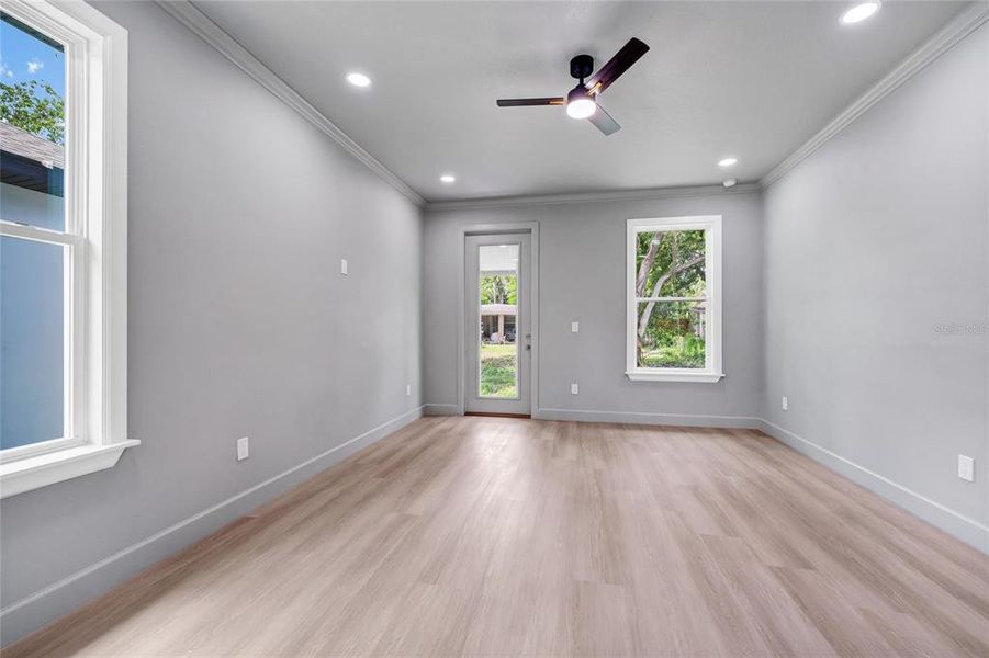 Spacious, unfurnished interior of a new home in , Orlando (Image 32).