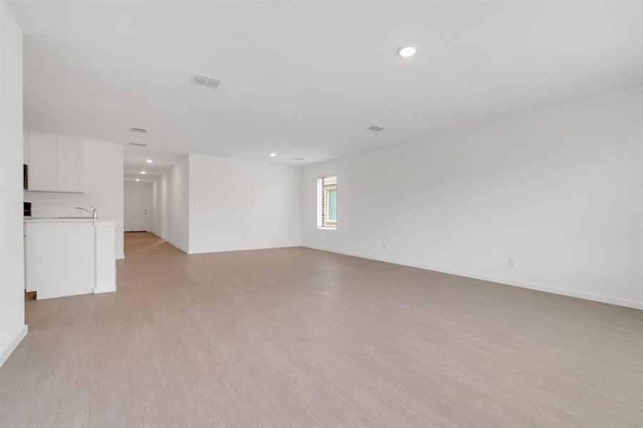 Spacious, unfurnished interior of a new home in Falcon Heights, Forney (Image 18).