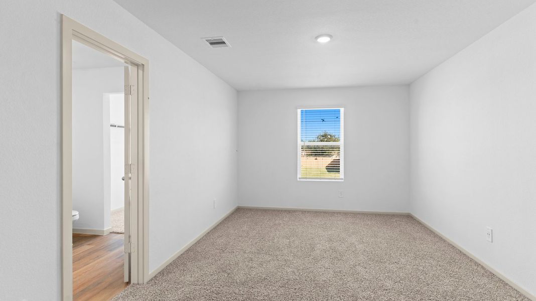 Spacious, unfurnished interior of a new home in Watermark, Alvin (Image 11). Spacious, unfurnished interior of a new home in Watermark, Alvin (Image 11).
