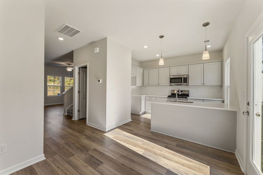 Image 20 of a home in Edwards Station.