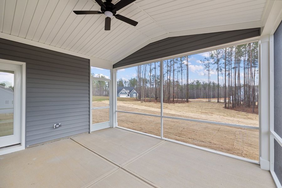 Representative exterior details of a home built from the The Hampton by RobuckHomes in Baylee Ridge, Selma (Image 71).