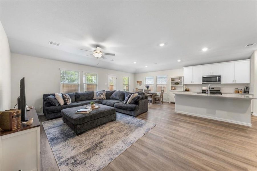 Furnished interior view inside a new home in Lakehaven - Signature Series, Farmersville (Image 3).