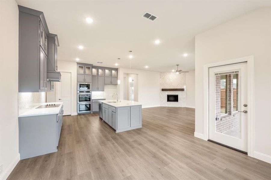 Furnished interior view inside a new home in Ridgepoint, Midlothian (Image 15).
