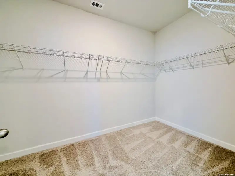 Spacious, unfurnished interior of a new home in , Live Oak (Image 25).