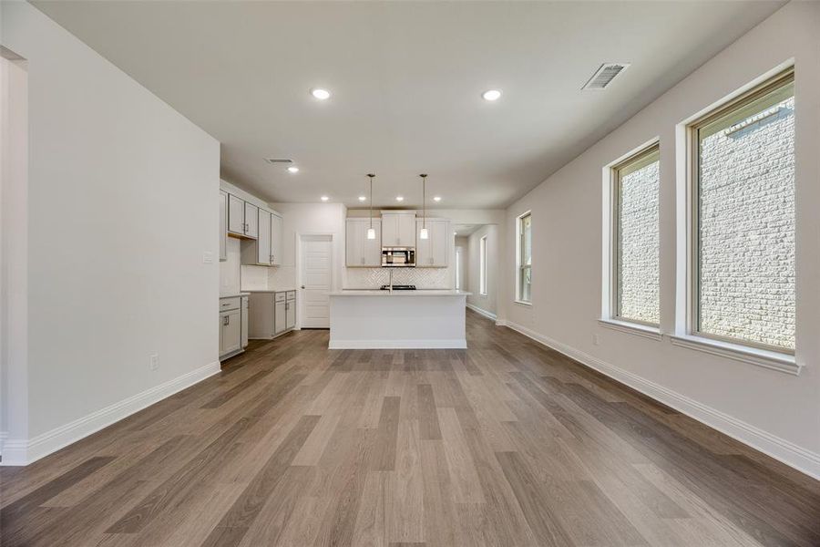 Spacious, unfurnished interior of a new home in Spiritas Ranch, Little Elm (Image 14).
