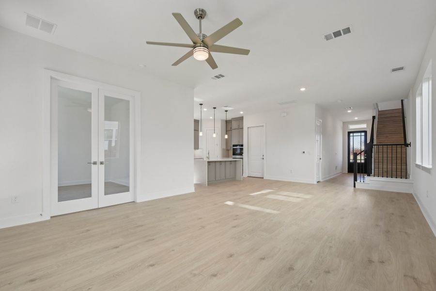 Spacious, unfurnished interior of a new home in Foxfield, Austin (Image 47).