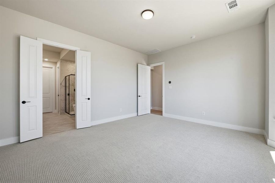 Spacious, unfurnished interior of a new home in Wildridge, Oak Point (Image 17).