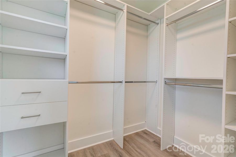 Spacious, unfurnished interior of a new home in , Kings Mountain (Image 26).