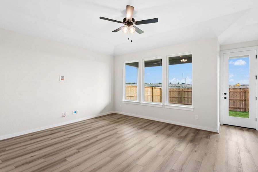 Spacious, unfurnished interior of a new home in University Heights, Round Rock (Image 10).