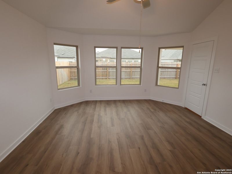 Spacious, unfurnished interior of a new home in Winding Brook, San Antonio (Image 27).