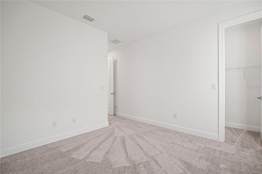 Spacious, unfurnished interior of a new home in Fieldstone, Plant City (Image 21).