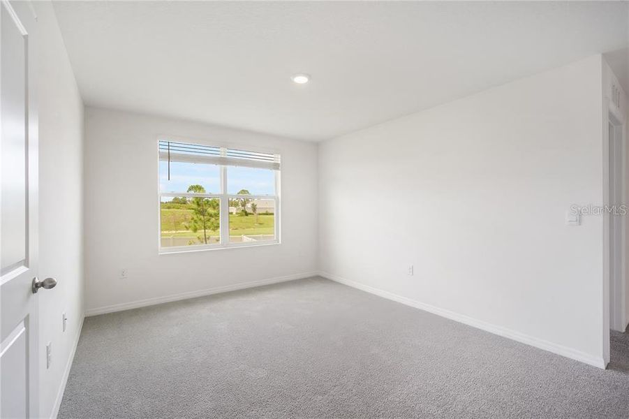 Spacious, unfurnished interior of a new home in Abbott Park, Zephyrhills (Image 23).