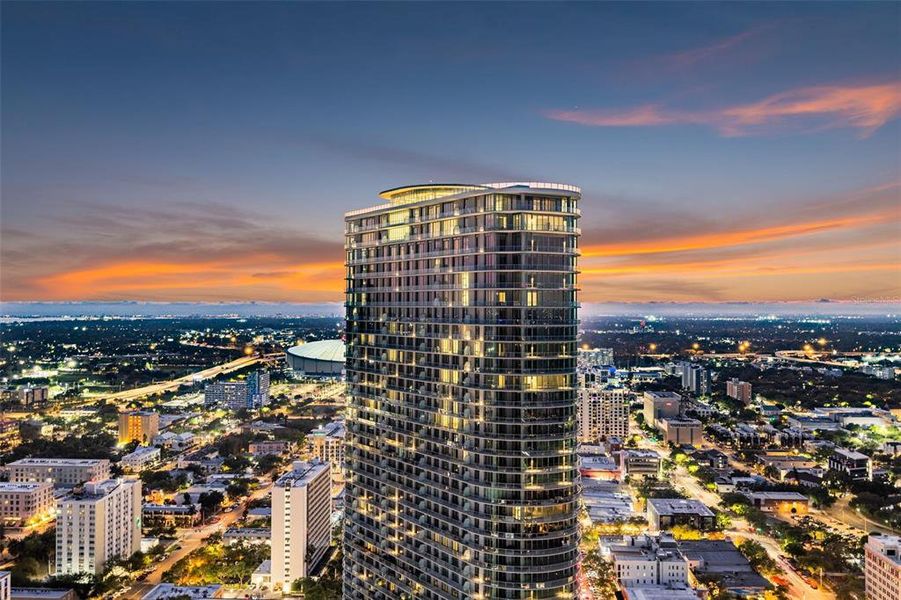 Condo located in St. Petersburg, FL showcasing its design and architecture (Image 27). Condo located in St. Petersburg, FL showcasing its design and architecture (Image 27).