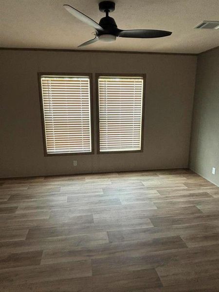 Spacious, unfurnished interior of a new home in , Kemp (Image 9).