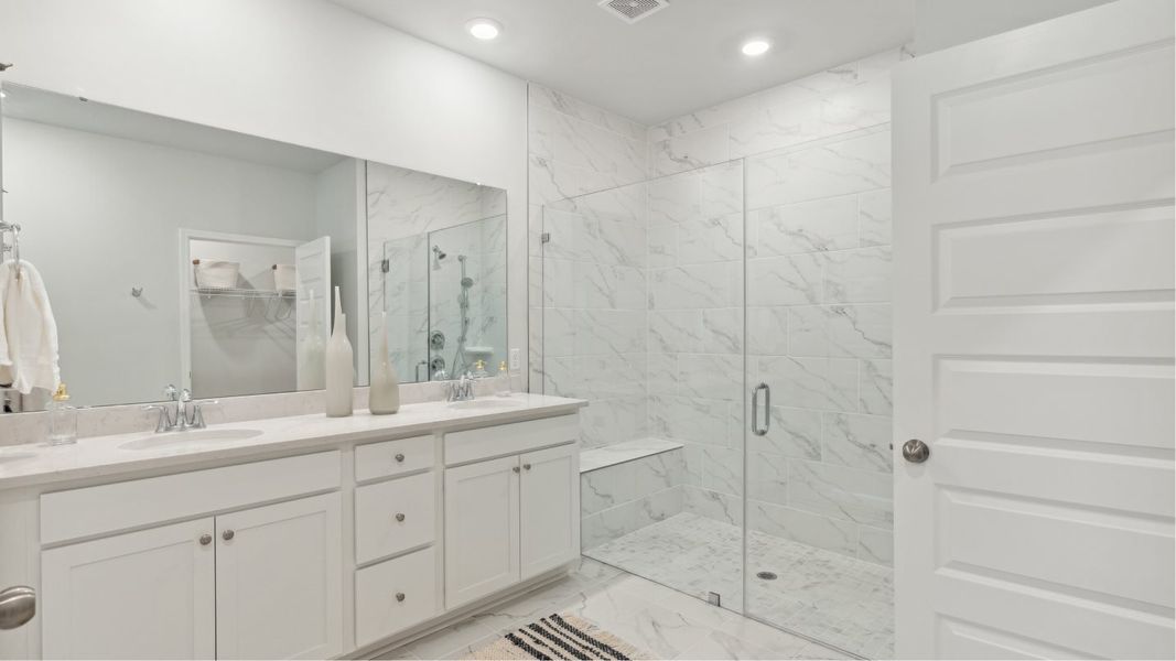 Osprey owner's suite bathroom