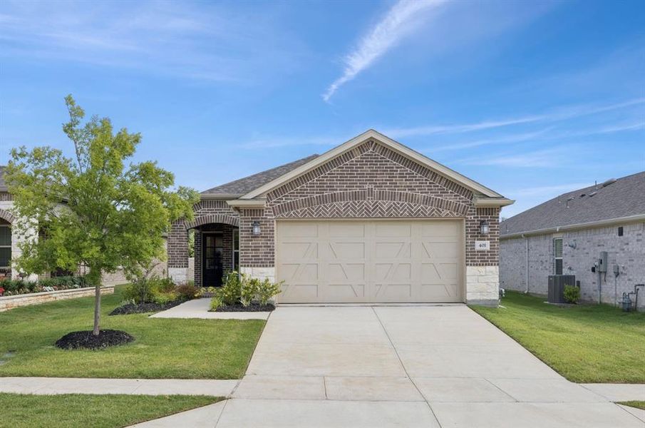 Welcome to 401 Long Pines Drive in the fantastic, Over 55 Community of Del Webb in Trinity Falls!