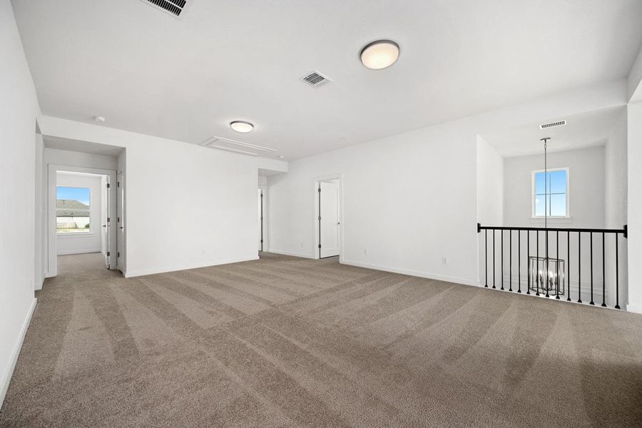 Spacious, unfurnished interior of a new home in Lariat, Liberty Hill (Image 16).
