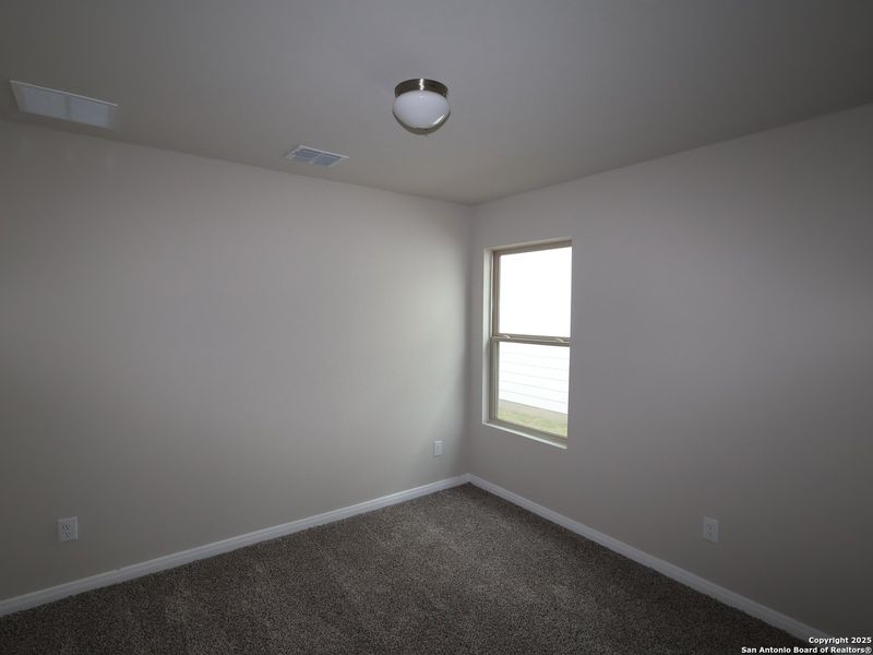 Spacious, unfurnished interior of a new home in Agave, San Antonio (Image 22).