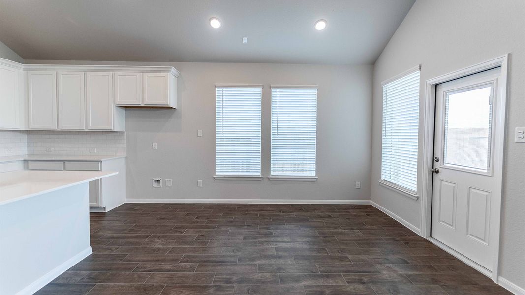 Spacious, unfurnished interior of a new home in Creekhaven, Arcola (Image 23).