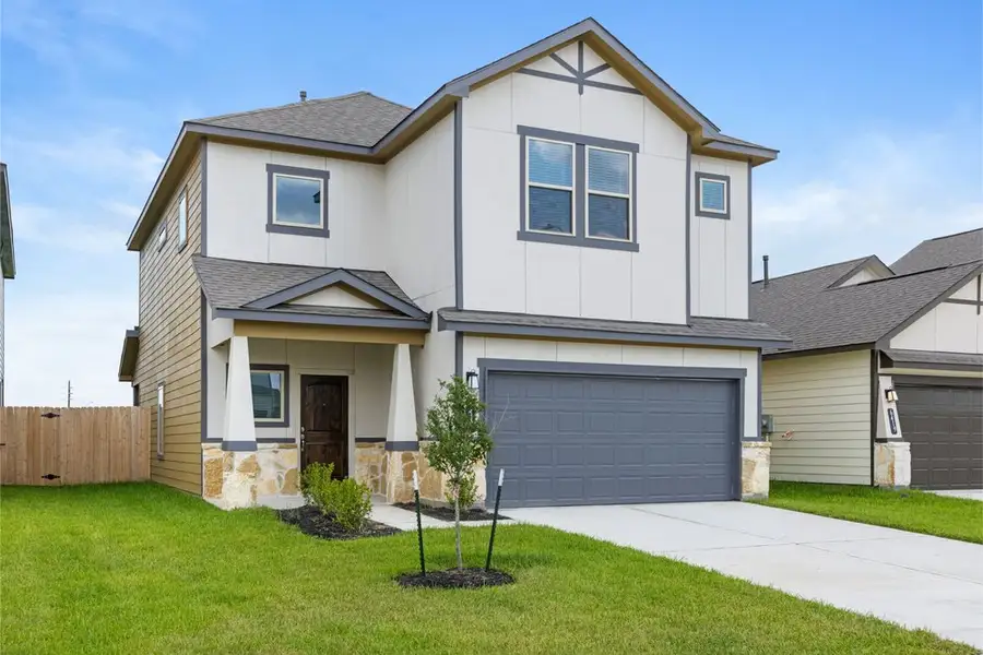 Front exterior of a new home in Glendale Lakes, Rosharon, TX, highlighting curb appeal (Image 2). Front exterior of a new home in Glendale Lakes, Rosharon, TX, highlighting curb appeal (Image 2).