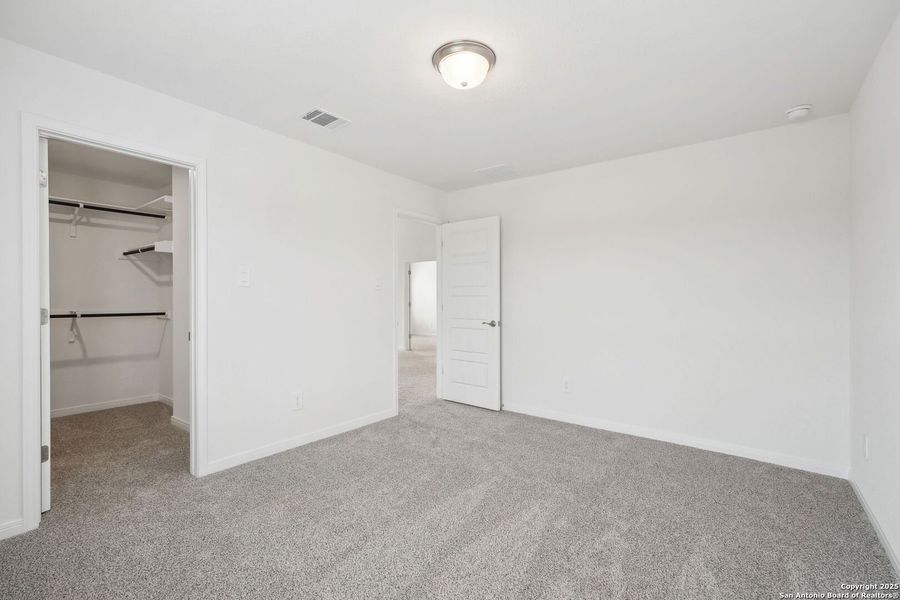 Spacious, unfurnished interior of a new home in Carmel Ranch, Schertz (Image 34).
