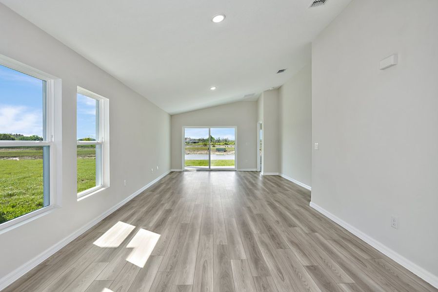 Spacious, unfurnished interior of a new home in Davis Landing, Wimauma (Image 10).