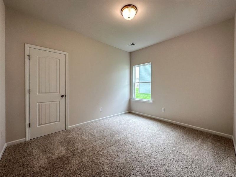 Spacious, unfurnished interior of a new home in Glen at Cave Springs, Douglasville (Image 15).