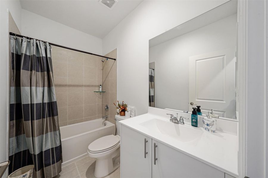Furnished interior view inside a new home in , Homestead (Image 9).