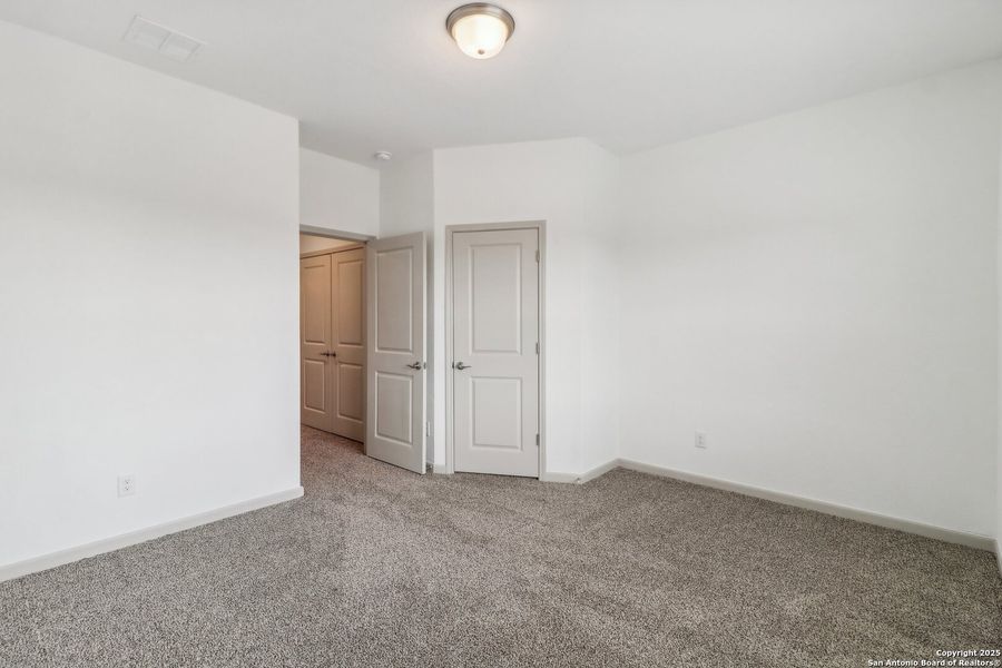 Spacious, unfurnished interior of a new home in , San Antonio (Image 48).