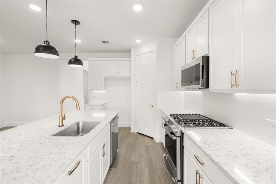 7424 Autumn Hill- Kitchen-3